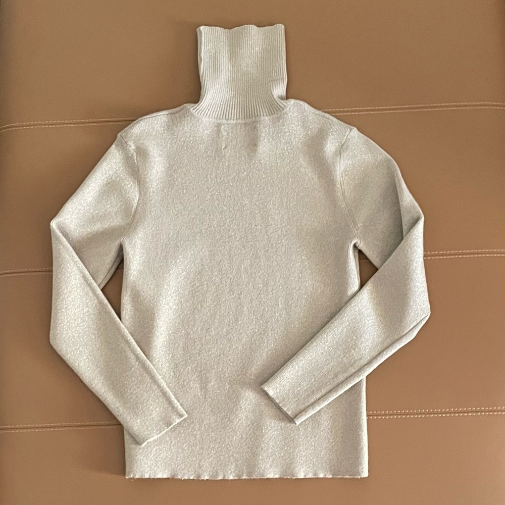 ZARA KIDS GOLD SHIMMER TURTLENECK LONG SLEEVE TOP. Fits women size XS.